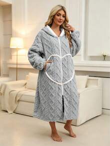 Heart Pattern Women's Hooded Zipper Blanket, Casual Blanket, Sleeping Bag And Camping Bedding, Soft Warm Plush Home Bathrobe, Multi-Functional Wearable Blanket, Thickened Flannel Lining With Lamb Fleece, Long Pile Texture, Suitable For Bedroom Rest And Camping Outdoor Leisure, Ideal For Cold Weather, Available In Multiple Colors: Pink, Purple, Blue, Gray, Heart Pattern - Multicolor - View 9
