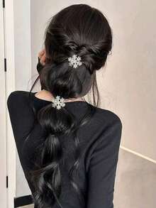 2PCS Sparkling Rhinestone Snowflake Hair Clip, Christmas Party Hair Accessory, Playful Y2K Style, Winter Braided Hair Clip, Side Clip, Bangs Clip - Silver - View 7