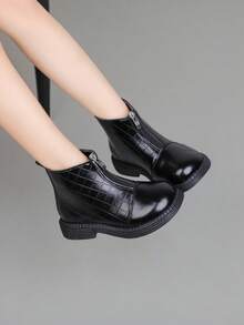 A Pair Of Unisex Autumn And Winter New Children's Shoes, Children's Boots, Soft Soled Boots, Versatile Boy's And Girl's Short Boots - Black - View 2