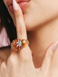 European And American Cross-Border Forest Pastoral Style Ins Sweet Cute Exquisite Creative Versatile Strawberry Transparent Ring (Random Color Gradient) - Strawberry Ring - View 2
