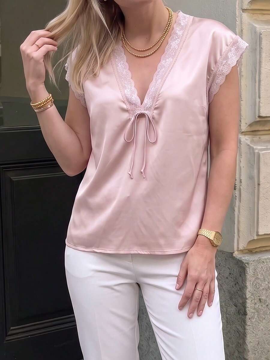 女款V領緞面襯衫，優雅蕾絲飾邊短袖上衣，性感前綁帶夏季襯衫，適合派對、約會之夜、休閒時尚
