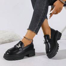 New Women's Thick Sole Loafers With Rhinestone Butterfly Decor, Round Toe Glossy Finish, British Academy Style Platform Slip-On Commuter Versatile Shoes - Black - View 2