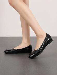Metallic V-Cut Ballet Shoes, Plus Size Wide Fit Round Toe Slip-On Daily Shoes - Black - View 4
