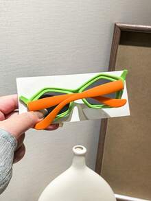1PC 3-8Y Kids Irregular Glasses, Geometric Decor Multi-Tone PC Frame With Soft Silicone Temple, Edgy Stylish Eyewear For Holiday Parties - Multicolor - View 4