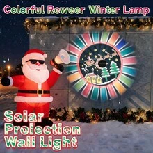 Lampu Dinding Proyeksi Kereta Rusa Natal Bertenaga Surya, Pencahayaan Dekoratif Liburan Musim Dingin Luar Ruangan yang Menawan. Bodi lampu yang ringkas memproyeksikan pola-pola indah Santa Claus yang mengendarai kereta rusa, pohon pinus bersalju, rumah yang nyaman, dan bintang-bintang berkilauan. Lingkaran luar menampilkan roda cahaya bercahaya warna-warni dengan aliran dinamis, efek cahaya dan bayangan yang indah dan menarik perhatian, serta pencitraan proyeksi yang jernih dan berlapis. Dilengkapi dengan panel surya konversi tinggi, menyerap sinar matahari dan menyimpan energi di siang hari, sensor kontrol cahaya sensitif bawaan, menyala otomatis saat senja. - Proyeksi kereta luncur Sinterklas warna-warni versi Q - View 9