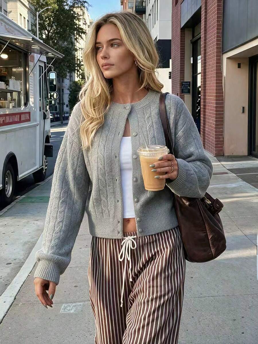 UNTUK KECANTIKAN Musim Gugur Musim Dingin Wanita Cardigan Gaya Y2K Chic Abu-abu Rajutan Tebal Kancing Depan Leher Bulat Sweater Ramping Pakaian Luar Sehari-hari Kantor Streetwear Atasan - Abu putih - View 1