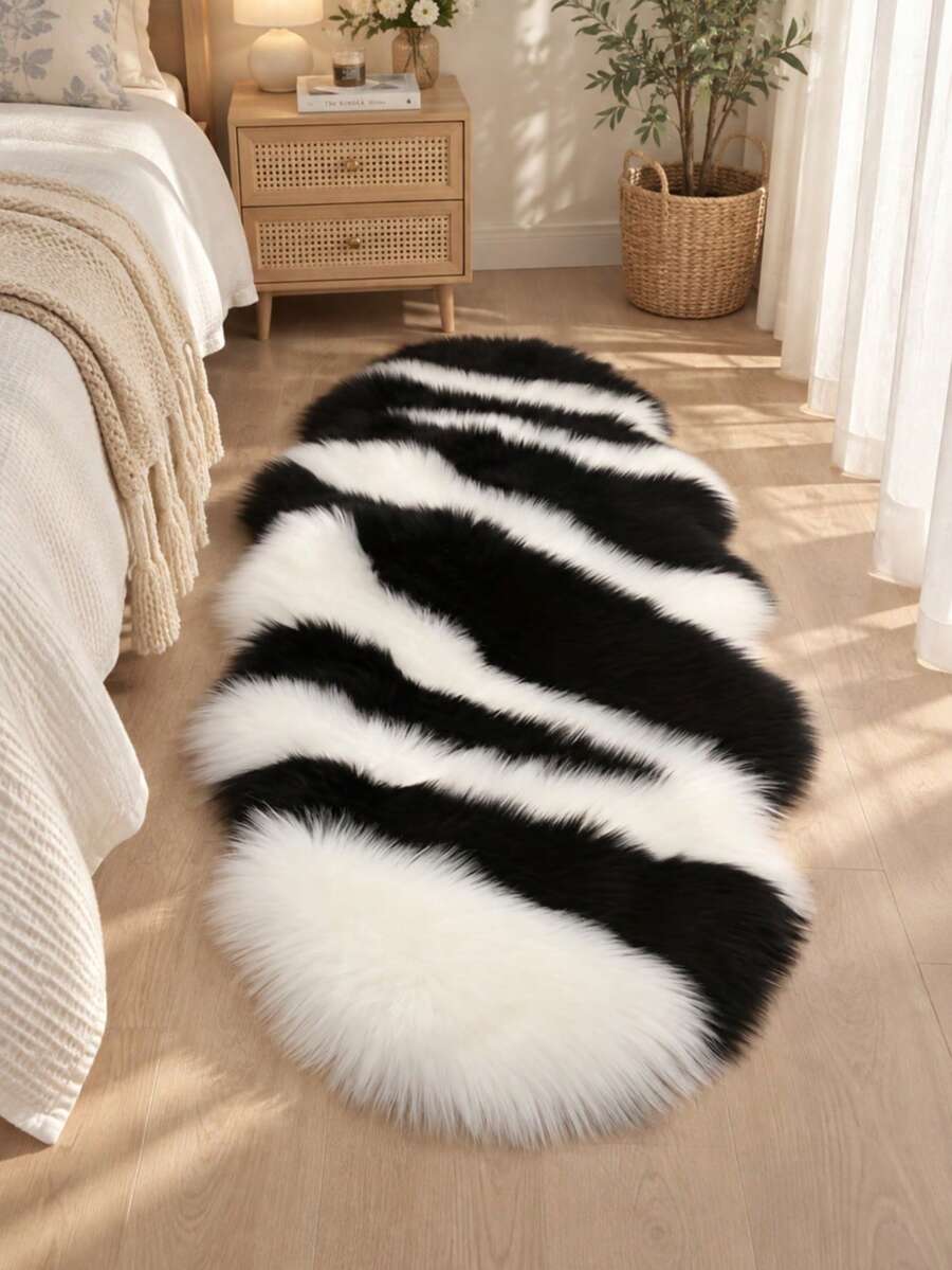 1pc Dual-Color Black & White Faux Fur Rug, Soft & Comfortable Living Room Carpet, Hand-Cut With 1-5cm Error, Long Strip Rug, Mat, Home Decor, Area Rug, Living Room Area Rug, Living Room Home Decor, Room Decor, Plush Carpet, Furry Carpet, Autumn/Winter Carpet, Thick/Fluffy, Washable Carpet - A - View 1