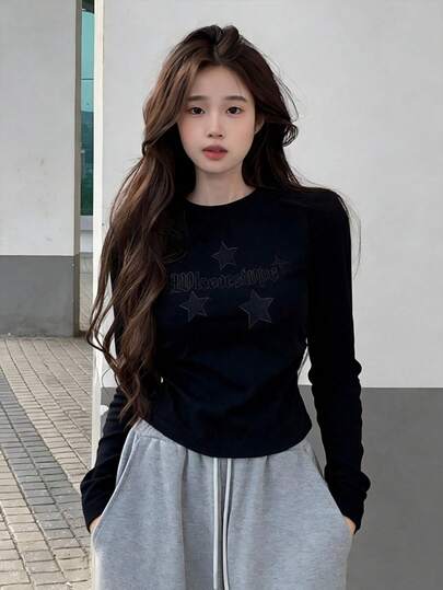 Minimalist Dark Color Star & Gothic Letter Print Cropped Long Sleeve Top, Slim Fit Elastic Spicy Girl Style Basic Layering T-Shirt For Women, Autumn