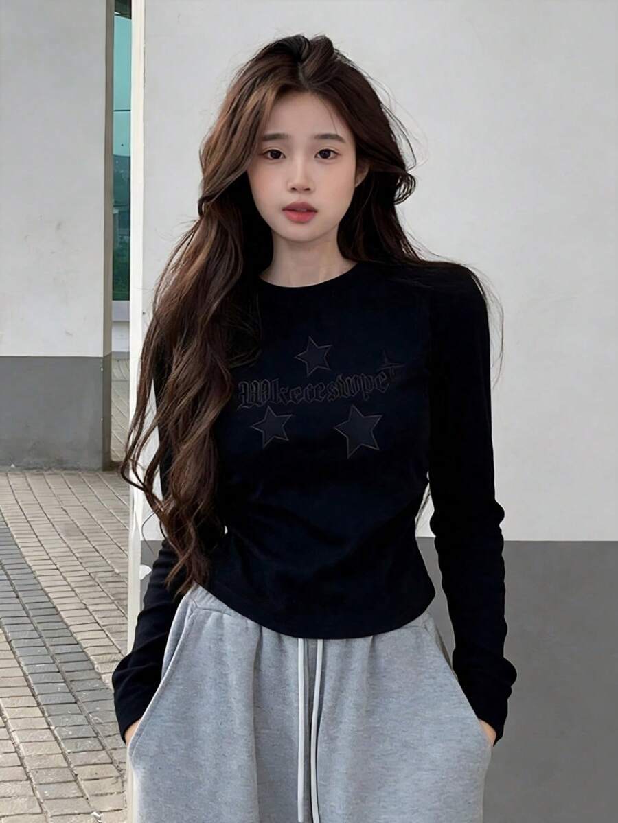 Minimalist Dark Color Star & Gothic Letter Print Cropped Long Sleeve Top, Slim Fit Elastic Spicy Girl Style Basic Layering T-Shirt For Women, Autumn - Black - View 1