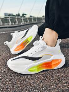 Chaussures de course pour hommes, chaussures de tennis à semelle fine et légère, semelle antidérapante confortable et rembourrée, convient pour le fitness en intérieur, la course, l'entraînement de tennis - Blanc - Voir 9