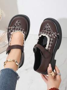 New Brown Vintage Mary Jane Shoes For Women, Round Toe Thick Sole Comfortable And Durable, One-Strap Hook And Loop Design Easy To Put On And Take Off, Plaid Lace Trim With Bow Decoration, Preppy Style Versatile Shoes, Suitable For Students Daily Commute - Brown - View 2