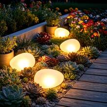 New Solar Pebble Light – Outdoor Landscape Light With Realistic Stone Design. Ambient Lighting For Courtyards, Patios, And Pathways; Suitable For Gardens, Terraces, Walkways, And Lawns. Warm White Solar Stone Light – Outdoor Decorative Lighting. - Stone Lamp - View 2