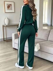 女款休閒兩件式運動服套裝，適用秋冬，包含翻領拉鍊外套與側條紋長褲，微彈性面料，適合日常穿著 - 墨綠31+白 - 查看 5