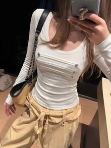女款時尚白色針織長袖上衣，鈕扣裝飾，圓領修身版型T恤，適合秋季穿著 - 白色 - 查看 8