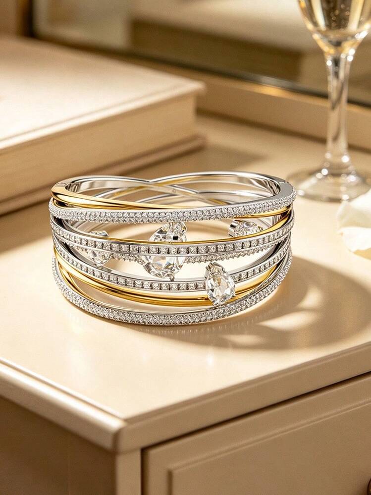 Swarovski Hyperbola 系列女款手鍊，高級水晶開口手鐲，鍍銠雙色金屬時尚飾品，禮品配件 - 無色 - 查看 5