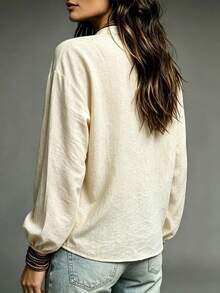 2026 Women's Autumn/Winter New French Slouchy Slimming Shirt, Loose Silhouette Solid Color Premium Commuter Casual Top, Relaxed Fit Slimming Solid Color Early Autumn Elegant Commuter Blouse, Minimalist Solid Color Light Business Commuter + Daily Versatile Loose Top. Suitable For Home Daily, Commuting To Work, Street Shopping, Winter Travel, Outings With Friends And Other Occasions. - Apricot - View 2