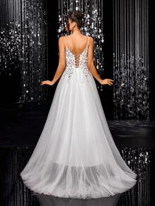 Elegant White Sequin Decorated V-Neck A-Line Evening Gown, Suitable For Weddings, Parties, Christmas, New Year And More - White - View 4