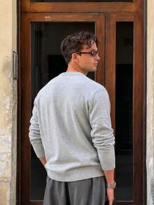 Loose Fit Crew Neck Sweater For Men, Soft & Solid Color, Versatile Business/Casual Wear, Lightweight, Relaxed Style, Long Sleeve, Autumn/Winter - Grey - View 2