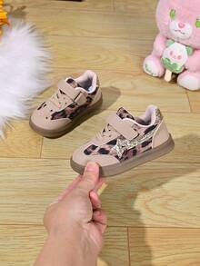 Girls' Vintage Training Casual Shoes, Leopard Print Color Block Design, Hook And Loop Closure For Easy On And Off, Soft Round Toe Shape, Side Stripe Accent - Camel - View 6