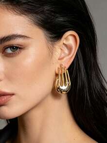 1 Pair European And American Geometric Asymmetrical Rhinestone Hand Gesture Stud Earrings For Women - Multicolor - View 2