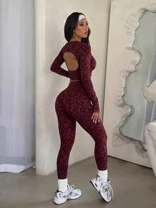 Seamless Basic Leopard Print Long Sleeve Sports Top & Long Pants Set - Burgundy - View 3
