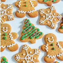 3pcs Red Edge Christmas Cookie Cutter Set, Stainless Steel Cookie Cutters, Suitable For Making Various Shapes Of Cookies, Christmas Tree, Snowflake, Gingerbread Man, Kitchen Baking DIY, Christmas Party Decoration - View 10