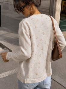 女款象牙色花卉印花針織開襟衫，可愛花朵鈕扣長袖圓領復古休閒秋冬上衣 - 米白色 - 查看 2
