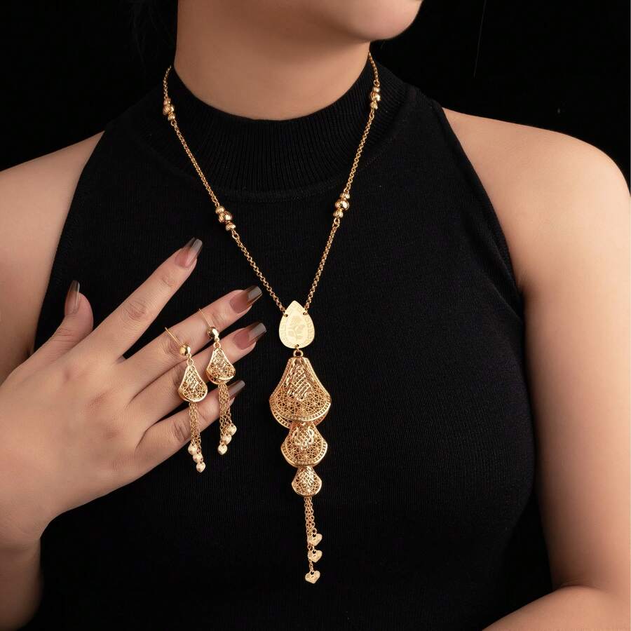 1 Set 3pcs Elegant Vintage Teardrop Laser Rose Hollow Filigree Tassel 18K Gold Plated Champagne Color Necklace & Earrings Jewelry Set, Suitable For Bride Wedding Evening Party Dress Engagement High-End Jewelry, Gorgeous Women's Wedding Wear + Gift Choice