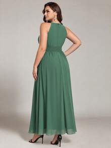EVERPRETTY Plus Size Elegant Beaded Ruched Chiffon Halter Neck Green Bridesmaid Dress, Suitable For Evening Party, Wedding, Semi-Formal Occasion Guest Attire - Green - View 5
