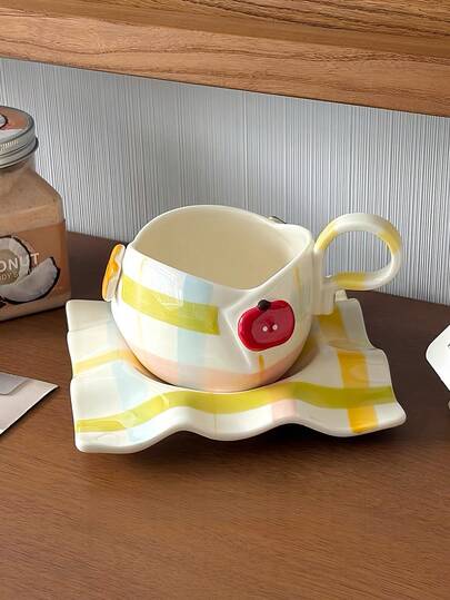 Cute Colorful Plaid 3D Apple & Star Embossed Ceramic Cup And Saucer Set, Latte Cup, Afternoon Tea Cup, Breakfast Cup, Cold Drink Cup, Dessert Cup, Suitable For Home Coffee Daily Use, Ideal Holiday, Birthday, Back To School, Housewarming Gift