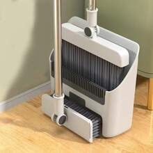 Juego de escoba y recogedor 3 en 1 con cepillo integrado, kit de limpieza para el hogar 3 en 1: escoba de cerdas suaves, recogedor y cepillo combinados, escoba y recogedor integrados, diseño plegable compacto para uso en el hogar, residencia de estudiantes, colegio, oficina y coche, - Gris - Ver 9
