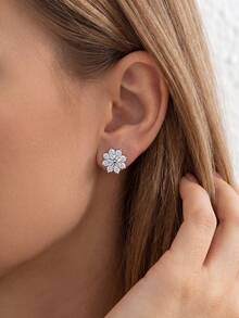 1pc Moissanite Stud Earrings, Exquisite 0.5ct Pave Flower Earrings, Suitable For Women's Daily Wear And Gatherings - Fully Diamond Moissanite Earrings - View 4