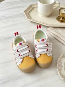 Toddler Striped Patchwork Kids' Sports Shoes, Soft Upper Fits Foot Shape, Wide Toe Design, Low-Top Style With Hook And Loop Closure, Red Pull Tab On Heel, Retro Casual Walking Shoes, Suitable For Kindergarten Activities, Weekend Outings, Holiday Trips, Improves Difficulty Of Putting On Shoes And Breathability Issues - Yellow - View 2
