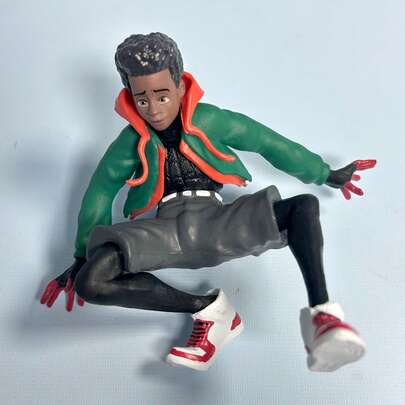 Hasbro Miles‑Morales Spider‑Man Action Figure, Articulated Collectible Figurine, Superhero Model Toy, Perfect Gift For Back‑To‑School Graduation Season Desktop Collection Display