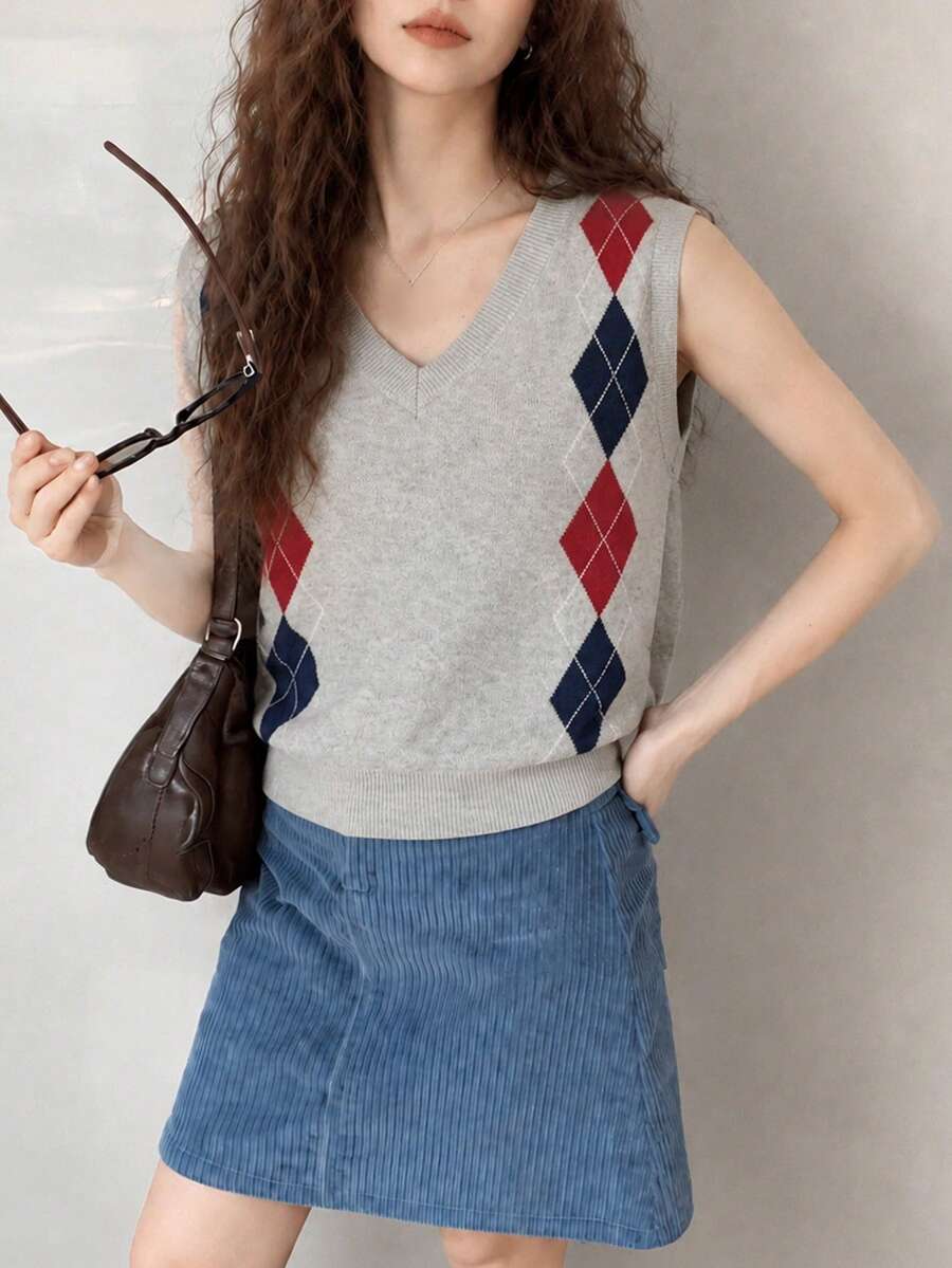 Women's Autumn/Winter Vintage Argyle Knit Vest, V-Neck Regular Fit Preppy Style Sleeveless Pullover Sweater - Light Grey - View 1