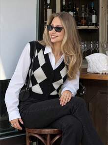 Women's Autumn/Winter College Style Argyle Knit Vest, Black V-Neck Button Sleeveless Layering Cardigan, Suitable For Christmas, Halloween, Thanksgiving Outfits - Black - View 7