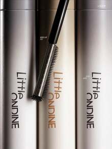 Little Ondine BLACK WING MASCARA 01 BLACK 5g/0.18oz，豐盈捲翹，持久定型，防暈染與防水，快速乾透，輕盈配方，精準刷頭，適合日常使用，禮品 - 01 BLACK - 查看 12