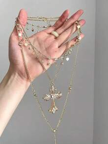 3 Pieces Set Vintage Baroque Layered Cross Heart Pendant Necklace Gold Three-Layer Women's Necklace Avant-Garde Gothic Y2K Jewelry - Gold - View 1