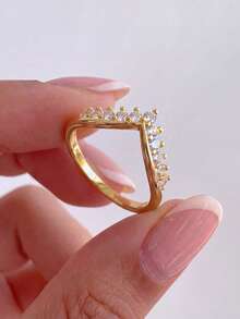 1pc Crown Ring, Women's Style, Suitable For Valentine's Day, Wedding, Birthday, Party And Other Occasions, Exquisite Jewelry - V-shaped Crown - View 2
