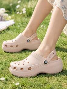 Crocs 女士经典云形木屐，轻便舒适室内/室外休闲运动拖鞋，建议订购小一码 206750-6UR - 206750-6UR - 查看 3