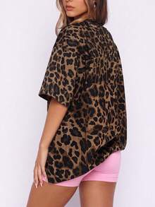 Camiseta de manga corta con cuello redondo, estampado de leopardo y gráfico de letras para mujer, estilo universitario Y2K - Multicolor - Ver 4