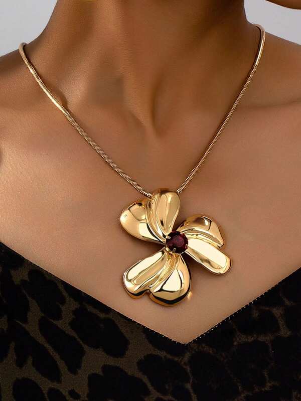 1 pieza Collar con colgante de metal de flor giratoria de estilo bohemio con cadena de serpiente y gema roja, joyería elegante y sencilla para mujer de uso diario