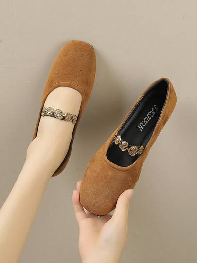 French Vintage Soft Style 2026 Autumn New Women's Caramel Brown Matte Suede Coin Metal Buckle Mary Jane Flat Shoes, Soft Sole Comfortable Non-Tiring Lightweight Anti-Slip Versatile, Caramel Brown Matte Suede Square Toe Single Strap Vintage Gold Carved Round Plaque Buckle Flat Soft Sole, Daily Commute Date Skirt Outfit Soft Wear Autumn Street Women's