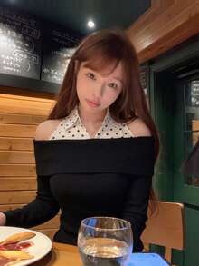 Autumn/Winter Sexy Style Black Halter Neck Knit Top, Ribbed Slim Fit, Sexy Shoulder-Baring Innerwear/Outerwear - Black - View 3