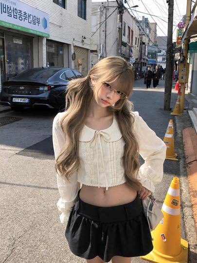 Sweet Bow Peter Pan Collar Puff Sleeve Cropped Top, Lace Patchwork Cute Autumn Short Blouse