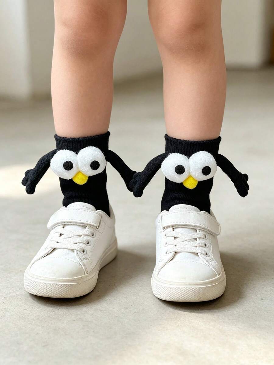 1 Pair Kids Cute Fun Big Eyes Holding Hands Mid-Calf Socks, Suitable For 1-10 Years Old Children Daily Wear, Back To School Crazy Sock Day - Black - View 1