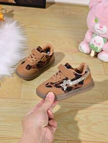 Girls' Vintage Training Casual Shoes, Leopard Print Patchwork Design, Hook And Loop Closure For Easy On And Off, Soft Round Toe Shape, Side Stripe Accents - Brown - View 6