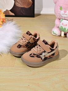 Girls' Vintage Training Casual Shoes, Leopard Print Patchwork Design, Hook And Loop Closure For Easy On And Off, Soft Round Toe Shape, Side Stripe Accents - Brown - View 2