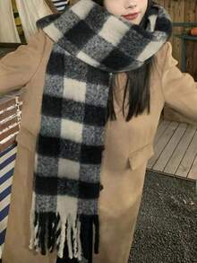 1-Piece Black Grey Shawl Plaid Scarf, Rectangular Tassel Scarf, Suitable For Daily Use In Autumn, Winter, Beach, Vacation, Accessories, And Travel Essentials - Black and White - View 3