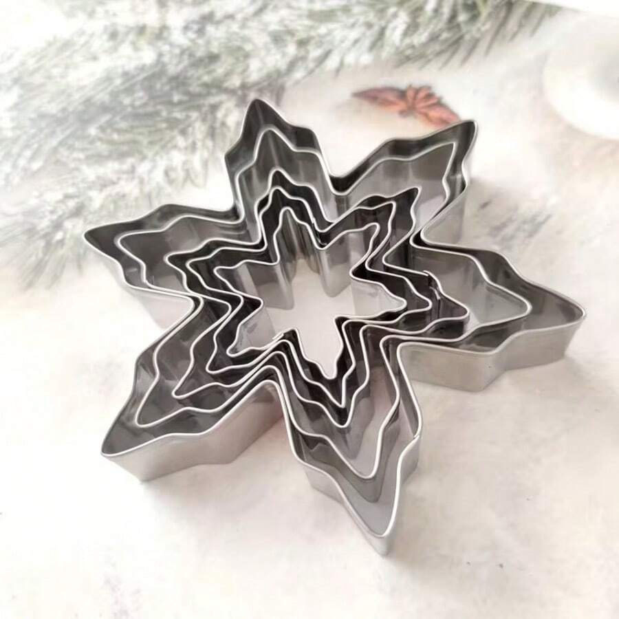 5PCS Christmas Cookie Cutter Set - Stainless Steel Snowflake Shape, Winter Snowflake Cookie Cutter Set For Holiday Baking, Cake Decoration And Christmas Gift Decoration - View 1